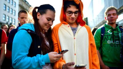Нашумевшая Pokemon Go находит все больше сторонников. Многие фанаты игры уже заявили о том, что никогда не двигались больше, чем во время игры. Фото: Alexander Koerner/Stringer/Getty Images News