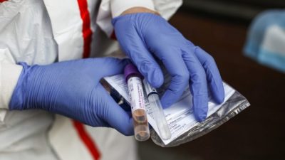 Наборы для сбора образцов в семейной медицинской клинике AllCare, где проводятся тесты на коронавирус, Вашингтон, 6 апреля 2020 года. Samira Bouaou/The Epoch Times
