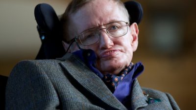 Физик-теоретик Стивен Хокинг перед премьерой документального фильма «Хокинг» о жизни учёного в Кембридже, Англия, 19 сентября 2013 г. Фото: ANDREW COWIE/AFP/Getty Images
