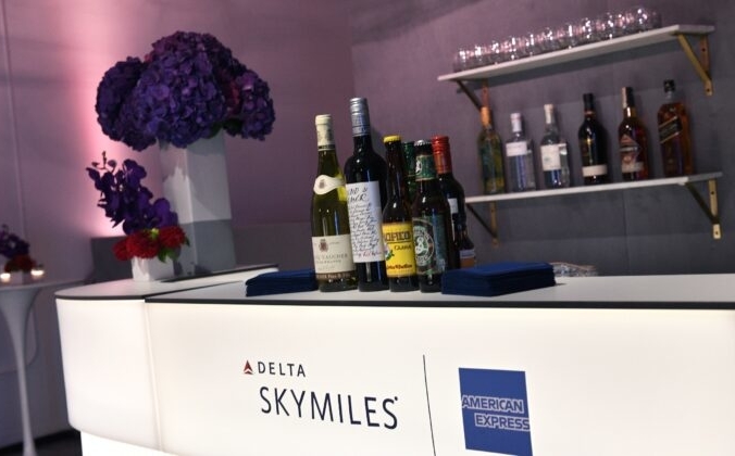 Стойка коктейль-бара на мероприятии American Express и Delta Air Lines 2 октября. 2019 года. Bryan Bedder/Getty Images for American Express