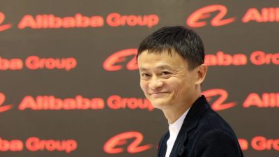 Исполнительный председатель Alibaba Group Джек Ма посетит технологическую выставку 2015 CeBIT 16 марта 2015 года в Ганновере, Германия. (Шон Гэллап / Getty Images)