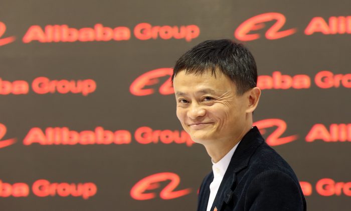 Alibaba заключила сделку с крупнейшей нефтяной компанией Китая Исполнительный председатель Alibaba Group Джек Ма посетит технологическую выставку 2015 CeBIT 16 марта 2015 года в Ганновере, Германия. (Шон Гэллап / Getty Images)