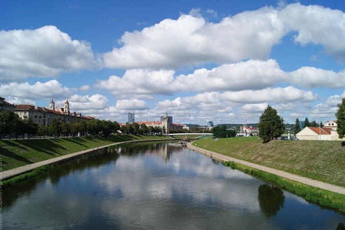 Вильнюс. Река Вилия. Фото: Guillaume Speurt/commons.wikimedia.org
