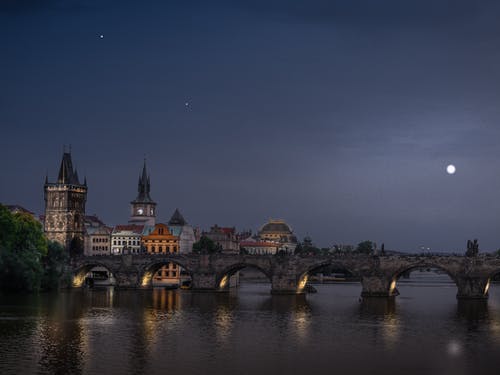 Карлов мост, Прага.  Jarod Barton/pexels.com / License 
