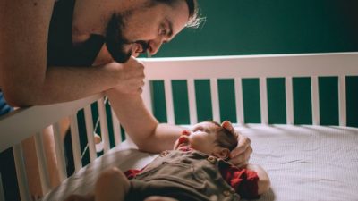 baby in the crib/unsplash.com/License Unsplash
