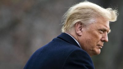Президент США Дональд Трамп на южной лужайке Белого дома 12 декабря 2020 года. Al Drago/Getty Images