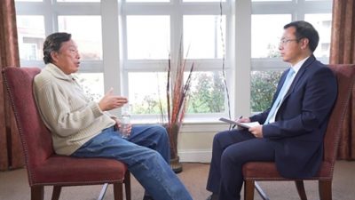 Сын знаменитого покойного генерала Ло Жуйцина Ло Юй 12 декабря 2015 года в США даёт интервью «Великой Эпохе» и NTDTV. Фото: Великая Эпоха
