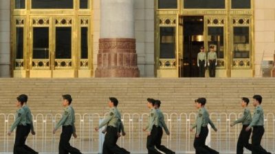 Открытое письмо к бывшему главе системы безопасности Китая Чжоу Юнкану в настоящее время распространяется, как лесной пожар, в китайском Интернете. Фото: Mark Ralston/AFP/Getty Images