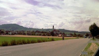 Дорога, ведущая к городу Фрик, кантон Ааргау, Швейцария. Фото: public domain