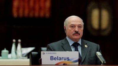 Президент Белоруссии Александр Лукашенко на заседании первого этапа круглого стола форума «Один пояс - один путь» в Международном конференц-центре на озере Яньци, Пекин, Китай, 15 мая 2017 г. (Lintao Zhang / Pool / Reuters)