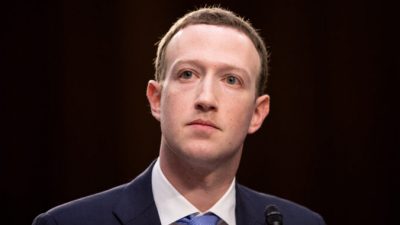Основатель и генеральный директор «Фейсбук» Марк Цукерберг даёт показания на совместных слушаниях судебного и коммерческого комитетов Сената в Вашингтоне 10 апреля 2018 г. Samira Bouaou/The Epoch Times