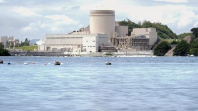 Реактор № 3  АЭС Михама, управляемый Kansai Electric Power Co., виден в городе Михама, префектура Фукуи, центральная Япония, 23 июня 2021 г. Фото: Kyodo News/ AP