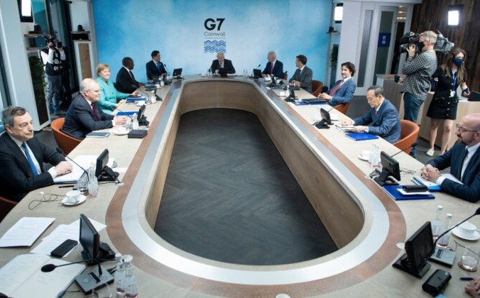 Лидеры G7 и их гостей на рабочем заседании во время саммита G7 в Карбис-Бэй, Корнуолл, Великобритания, 12 июня 2021 г. Brendan Smialowski/POOL/AFP via Getty Images