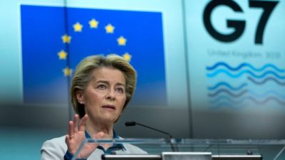 Президент Европейской комиссии Урсула фон дер Ляйен выступает на пресс-конференции перед саммитом G7 в штаб-квартире ЕС в Брюсселе 10 июня 2021 года. Francisco Seco /Pool/AFP via Getty Images