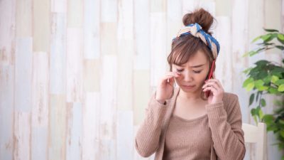 Боль от разрыва часто отражает наше отношение к себе. (Buritora / Shutterstock)