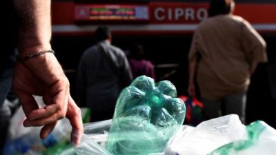 Обратные торговые автоматы расположены в Сипро на линии А римского метро, в Пирамиде на линии В и в Сан-Джованни на линии С. FABI/AFP via Getty Images