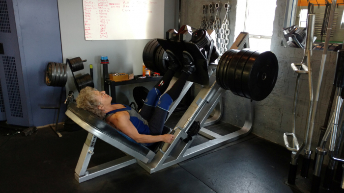 Сейчас Мэри Дюффи 71 год, она начала тренироваться в спортивном зале в 59 лет