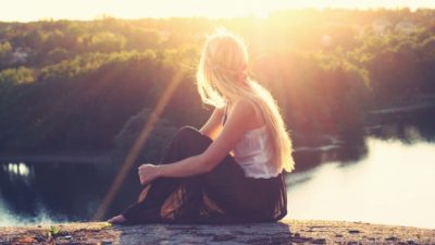 17-летняя девушка вышла из тела и встретила Ангела. Общение с божественным Существом изменило её земную жизнь