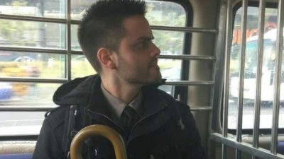 Стивена Шерера везут в центр заключения после незаконного ареста в Китае. (С любезного разрешения Steven Schaerer)
