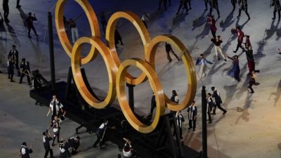 Актёры выступают на церемонии открытия летних Олимпийских игр 2020 года в Токио, Япония, 23 июля 2021 года. (Morry Gash / AP Photo)