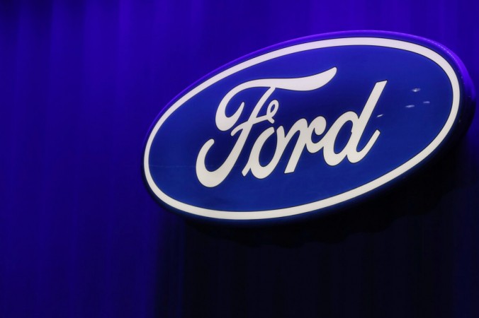 Логотип Ford на Североамериканском международном автосалоне в Детройте, штат Мичиган, США, 15 января 2019 г. (REUTERS / Brendan McDermid)
