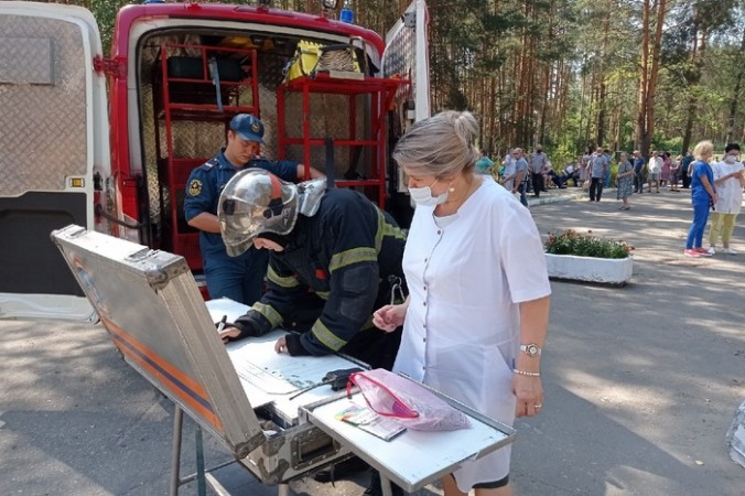Около 300 человек эвакуировали из больницы Владимира из-за пожара 33.mchs.gov.ru/CC BY 4.0