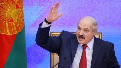 Президент Беларуси Александр Лукашенко выступает на пресс-конференции в Минске, Беларусь, 29 января 2015 г. Sergei Grits/AP Photo