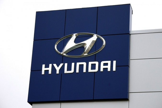 Ремонт Hyundai Elantra: за доступными деталями пора идти в онлайн Логотип Hyundai возле автосалона Hyundai в Голдене, штат Колорадо, 3 ноября 2014 г. (Рик Уилкинг / Фото из архива / Reuters)
