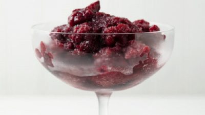 Замороженная кисло-сладкая вишневая гранита от Джин-Мари Браунсон в стиле Шеннон Кинселла, 29 июня 2021 г. (Э. Джейсон Вамбсганс / Chicago Tribune / TNS)