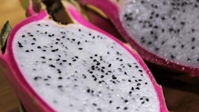Употребление большего количества драконовых фруктов (питахайя или питайя) и воздержание от раздражающих продуктов, может помочь улучшить состояние кожи. (Изображение: через   pixabay  /  CC0 1.0 )