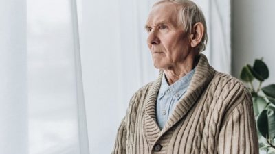 Статины принимают почти половина всех американцев старше 75 лет, но, хотя их эффективность ставится под сомнение, их риски остаются. (LightField Studios / Shutterstock)