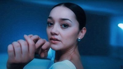 «Я посвятил эту песню всем, кто пострадал во время этих преследований и у кого нет возможности рассказать об этом миру». Игорь Янковский. (Скриншот/youtube.com)