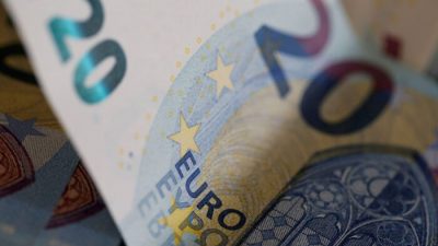 Банкноты 20 евро на иллюстрации, 1 августа 2016 г.