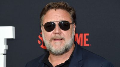 Рассел Кроу на премьере фильма «Самый громкий голос» в Нью-Йорке в Парижском театре в Нью-Йорке 24 июня 2019 г.