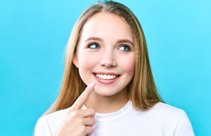 Вот 6 простых способов укрепить зубы и предотвратить кариес.
