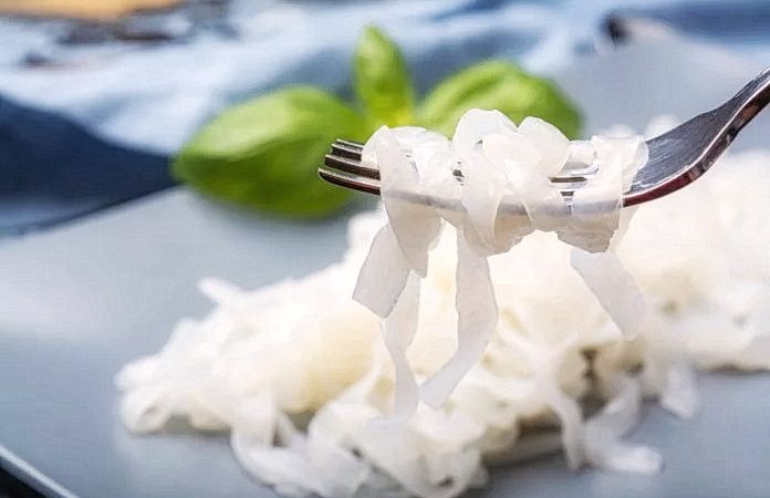 Арбуз, огурцы, папайя, сливе и конжак – все эти продукты, привычные и не очень – способствуют похудению.