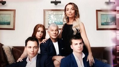 Семья Олега Газманова. (Скриншот/ youtube.com)