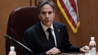 Государственный секретарь США Энтони Блинкен на встрече со своим немецким коллегой на авиабазе Рамштайн в Германии 8 сентября 2021 г. (Olivier Douliery / Pool via Reuters)
