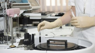 ДНК-тесты скоро станут доступны всем россиянам, чтобы определять индивидуальный тип питания и лечения. pixabay.com/DarkoStojanovic/СС0