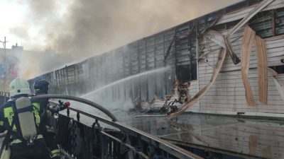 Во Владивостоке горит Некрасовский рынок. 25.mchs.gov.ru/CC BY 4.0