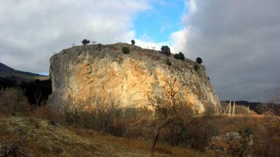 Красный камень — достопримечательность Крыма. (Алина Боброва/Epoch Times) 