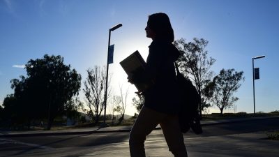 Аудиозаписи показали, как учителя в Калифорнии заманивают детей в ЛГБТ*К-клубы