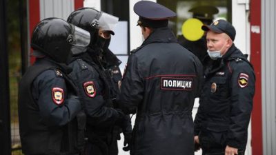 Российская полиция. Фото: NATALIA KOLESNIKOVA/AFP via Getty Images)