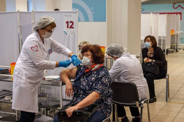 Вакцина с вирусоподобными частицами одобрена Минздравом Вакцинация от Covid-19. Фото: DIMITAR DILKOFF/AFP via Getty Images