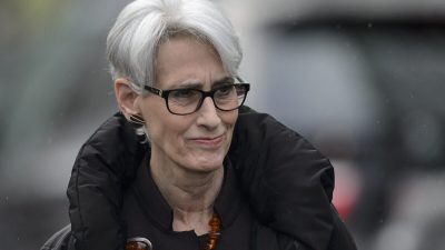 Заместитель госсекретаря США по политическим вопросам Венди Шерман после встречи в Женеве, Швейцария, 22 февраля 2015 г. Фото: Fabrice Coffrini/AFP via Getty Images
