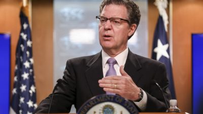 Посол по особым поручениям по вопросам международной религиозной свободы Сэм Браунбэк выступает в Государственном департаменте в Вашингтоне 21 июня 2019 г. Фото: Samira Bouaou/The Epoch Times