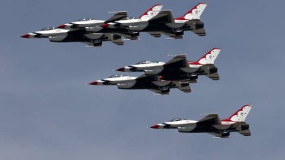 Парад самолётов-истребителей США. (Chip Somodevilla/Getty Images)