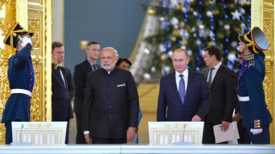 Президент России Владимир Путин и премьер-министр Индии Нарендра Моди в Кремле, Москва, 24 декабря 2015 г. (Alexei Druzhinin, Sputnik, Kremlin Pool Photo via AP/Getty Images)
