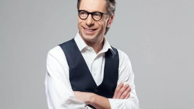 Российский журналист, радио- и телеведущий Михаид Зеленский. Фото: facebook.com/xenialarina/posts/6830865256955234  Подробнее на РБК:
https://www.rbc.ru/society/12/01/2022/61ddf59f9a7947dd9710ce21?from=from_main_10