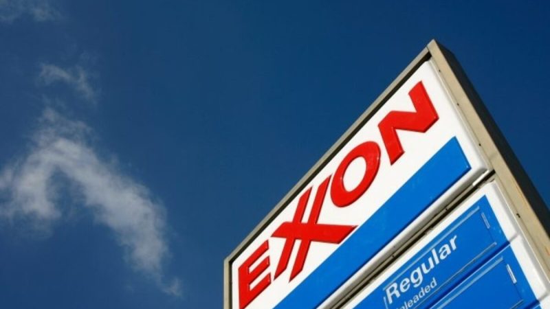 Заправочная станция Exxon в Бербанке, Калифорния, 1 февраля 2008 г. Фото: David McNew/Getty Images
